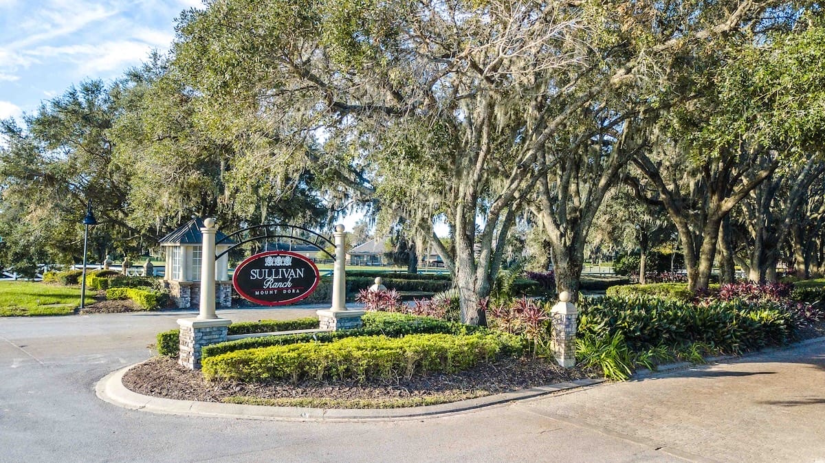 Maintained commercial landscape and entry planting